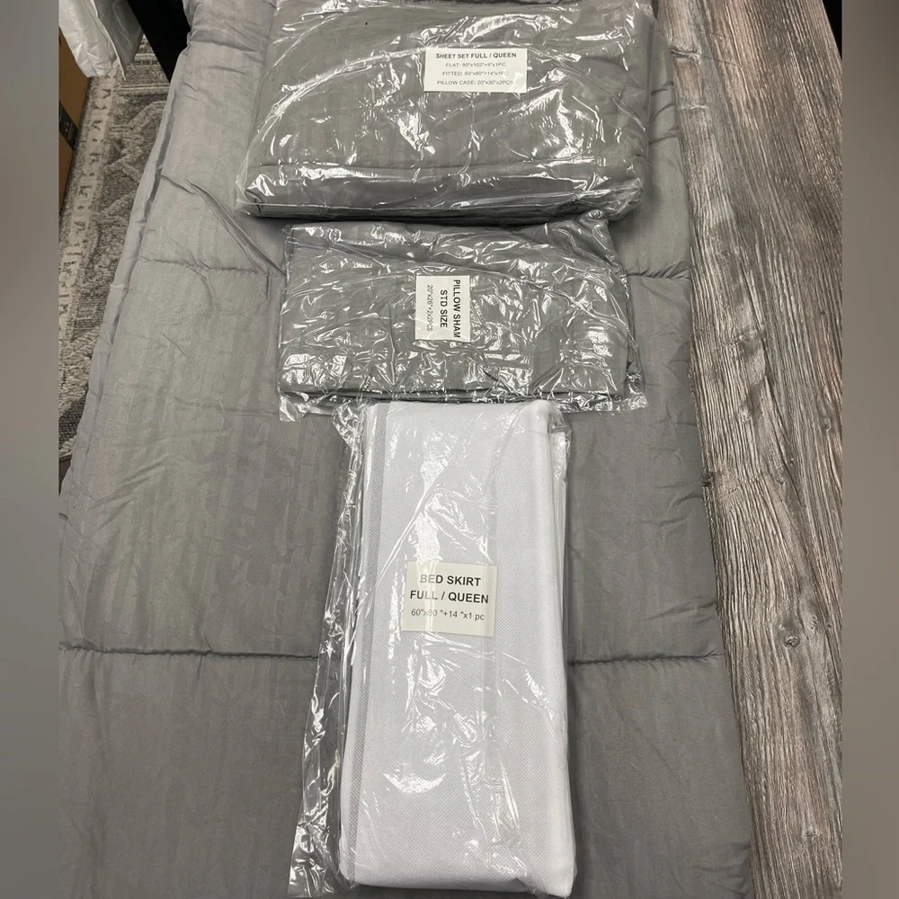 Bedding Outlet Gray All Season Bed in a Bag Luxury Full / Queen 8 Piece. NIB